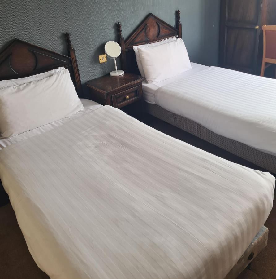 Queensberry Arms Hotel Annan Eksteriør billede