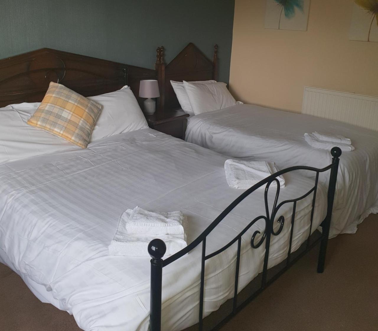 Queensberry Arms Hotel Annan Eksteriør billede